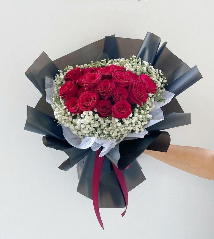 Roses Bouquet 53 (19 stalks)