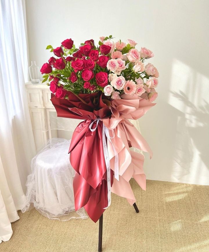 Opening Flower Stand 23