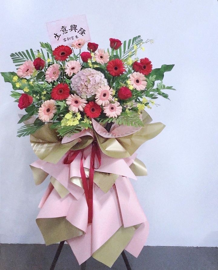 Opening Flower Stand 39