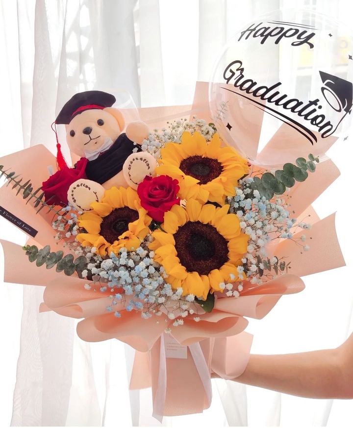 Graduation Bouquet 07