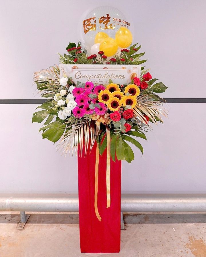 Opening Flower Stand 13