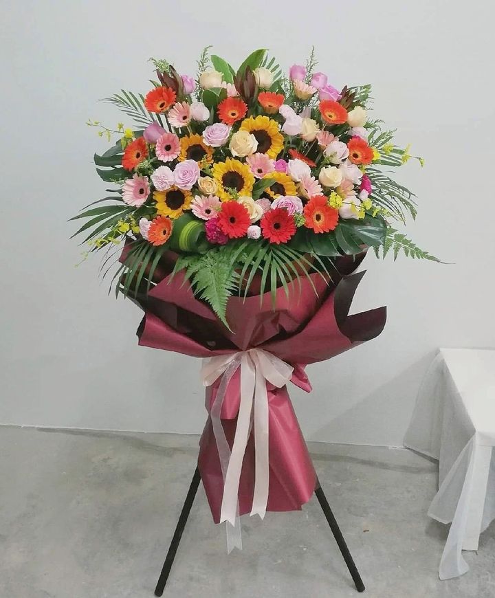 Opening Flowers Stand 29