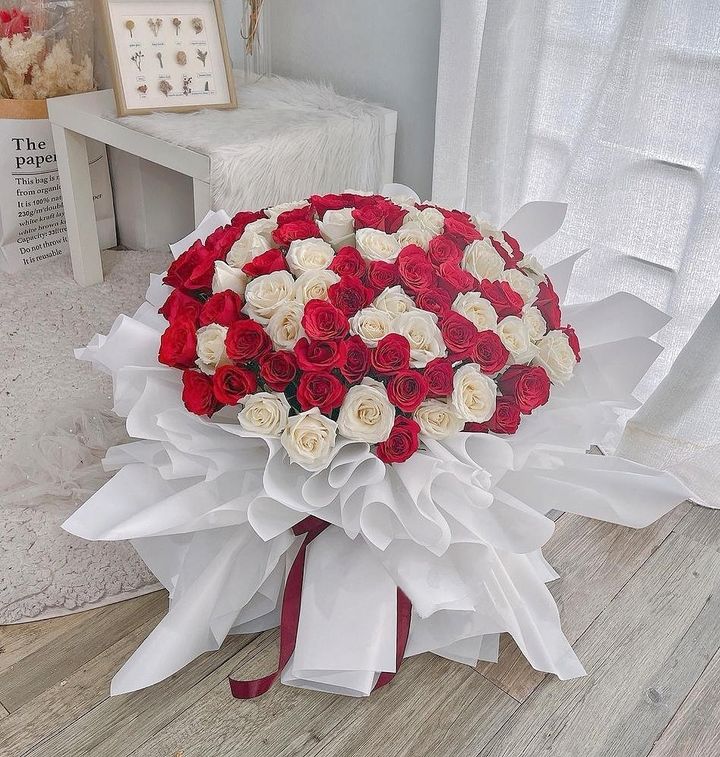 Roses Bouquet 61 (99 Stalks)