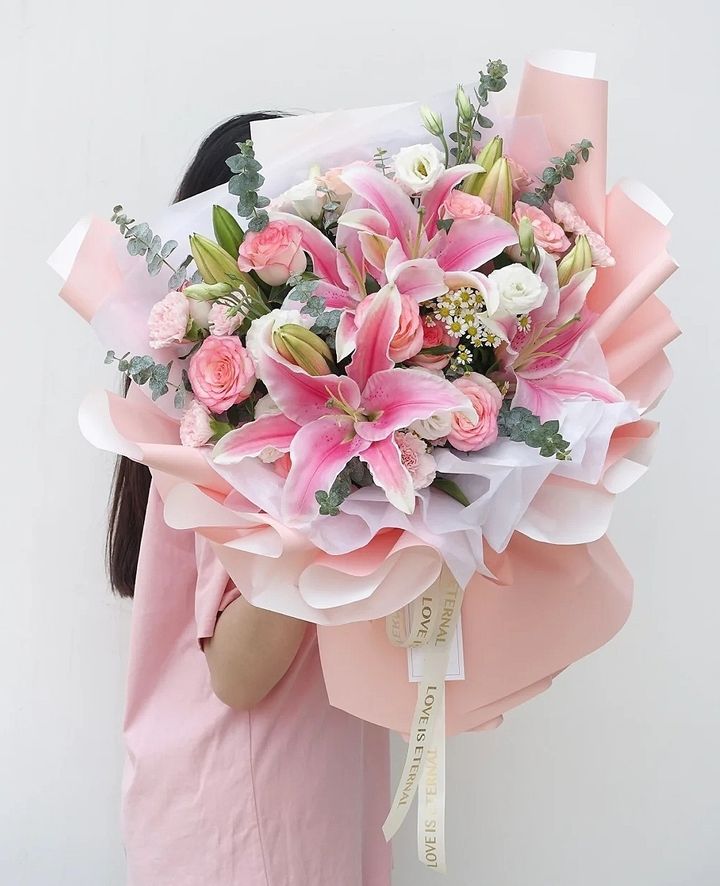 Lilies Bouquets 03