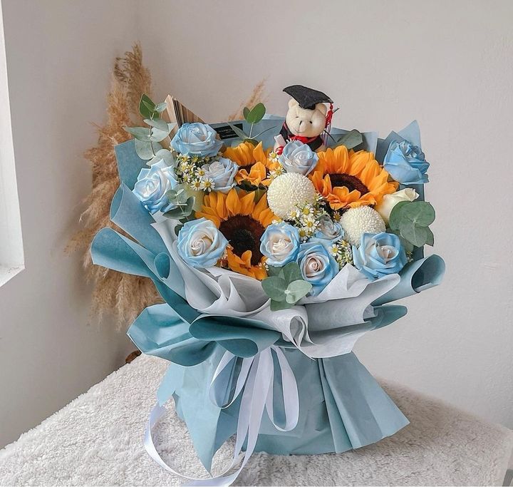Graduation Bouquet 32
