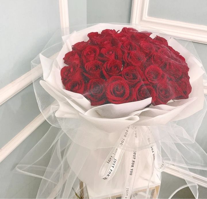 Roses Bouquet 73 (33 stalks)