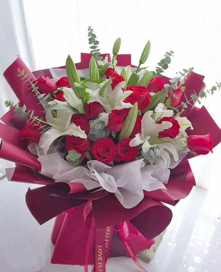 Lilies Bouquet 36