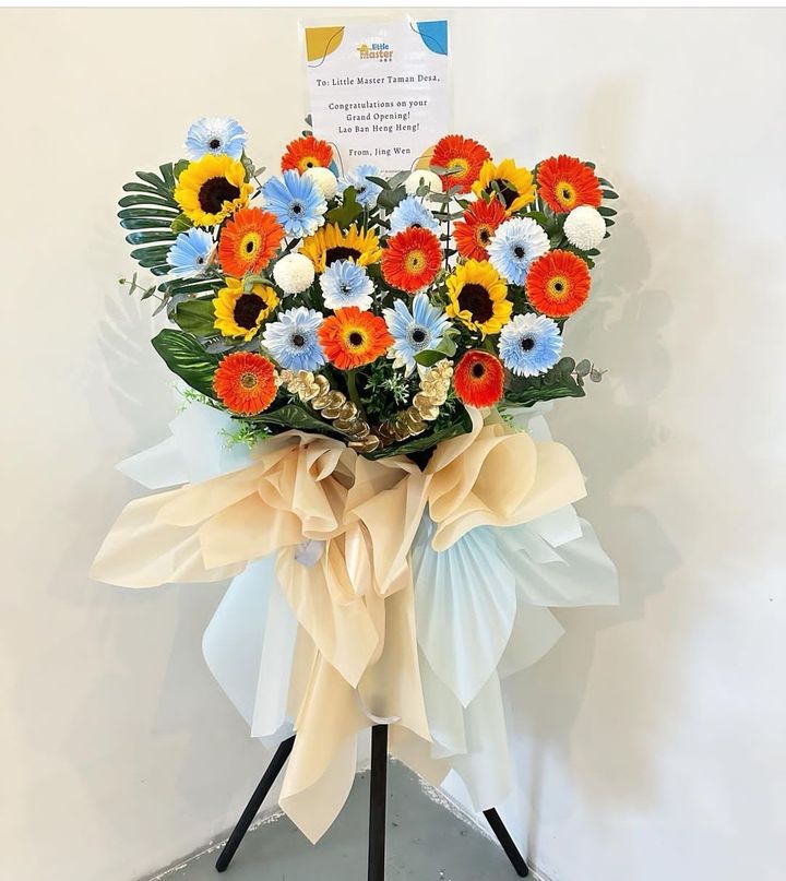 Opening Flower Stand 135
