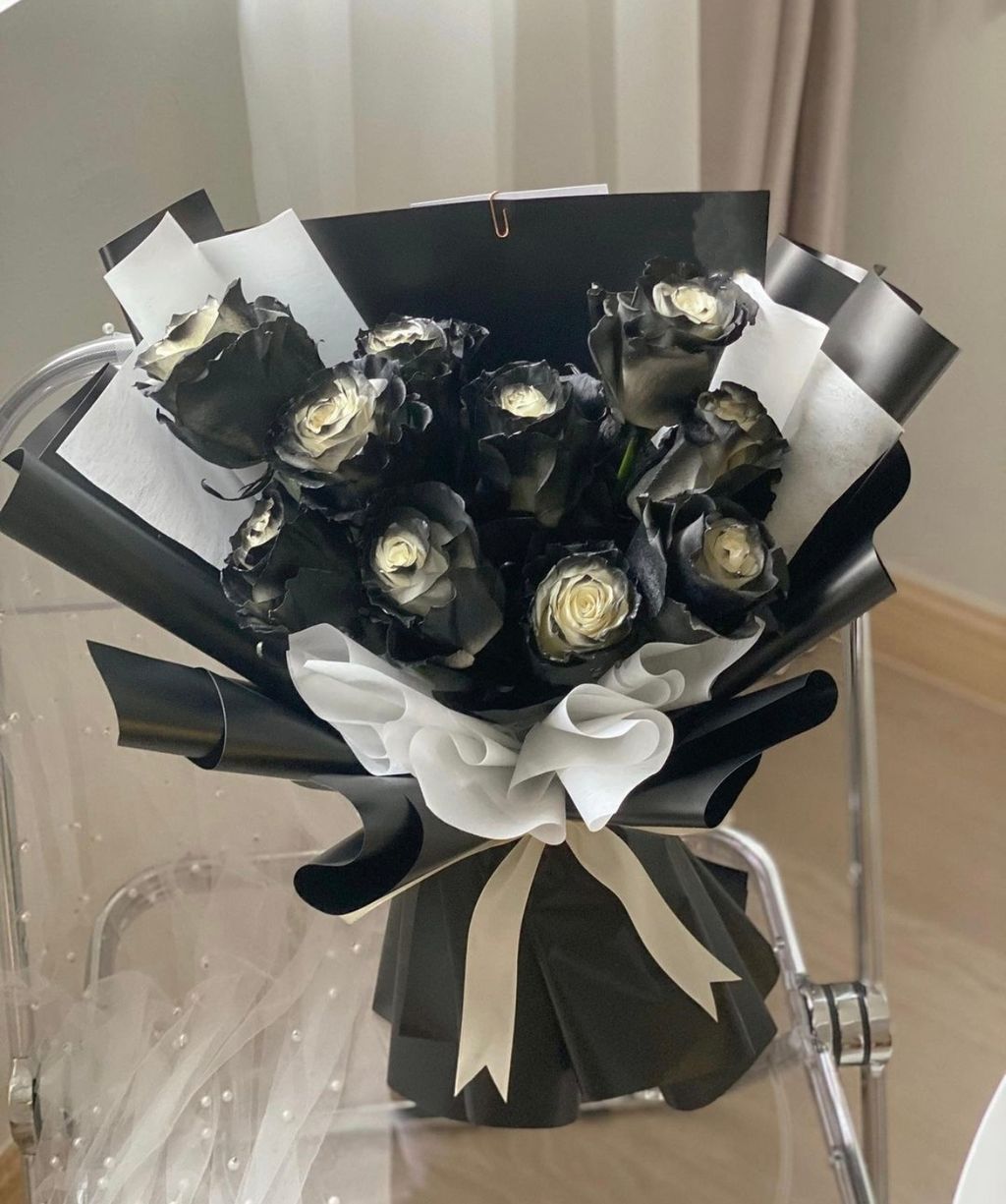 Black Roses Bouquet 77