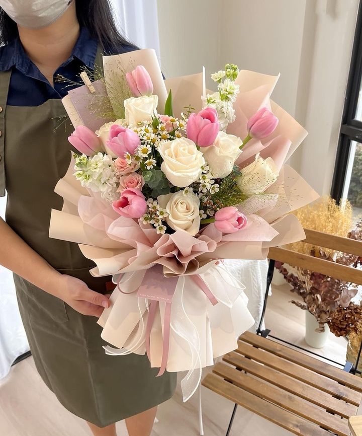 Alina Tulip Bouquet 郁金香花束 (Johor Bahru Only)