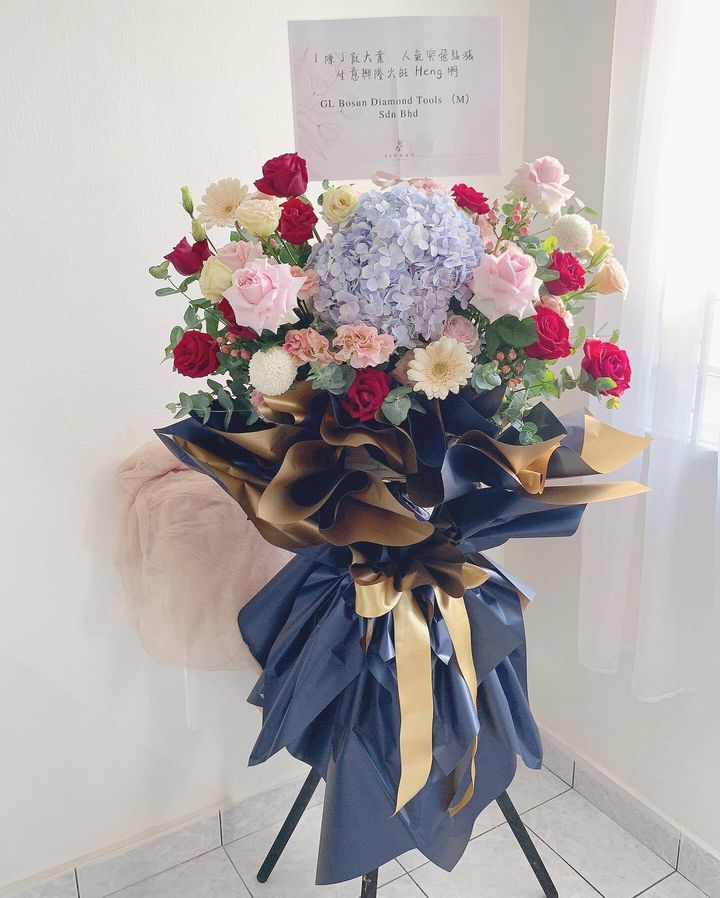 Opening Flower Stand 37