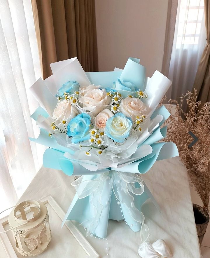 Blue Roses Bouquet 40