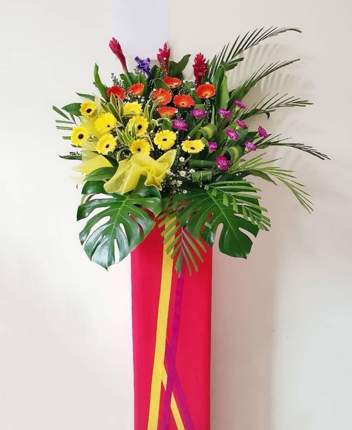 Opening Flower Stand 24