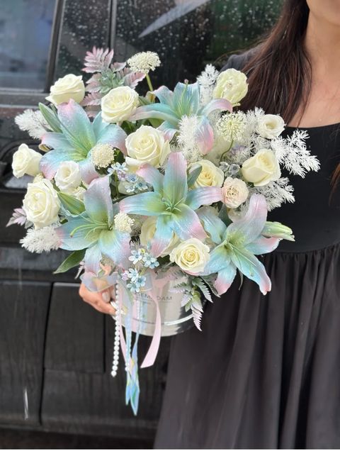 Lilies Flower Box (Pre-order Before 3 days)