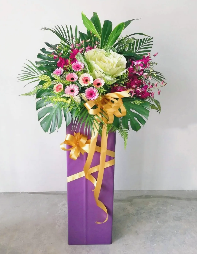 Opening Flowers Stand 56