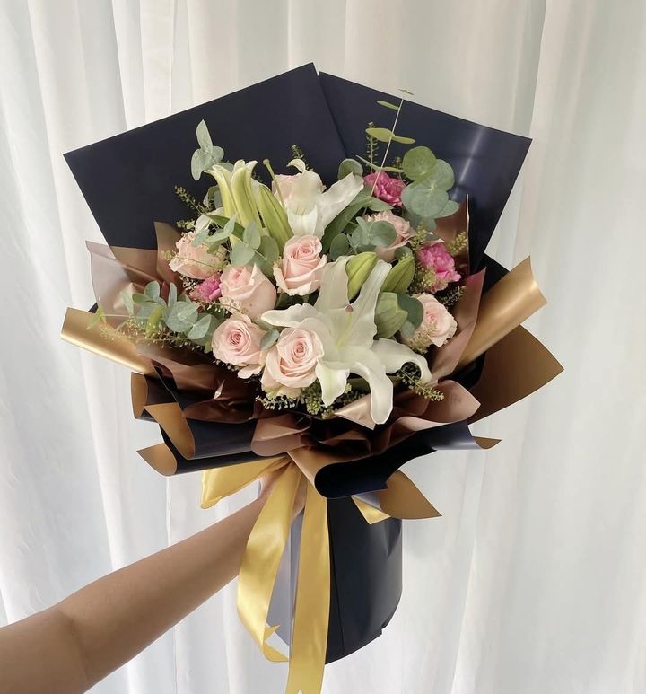 Lilies Bouquet 04