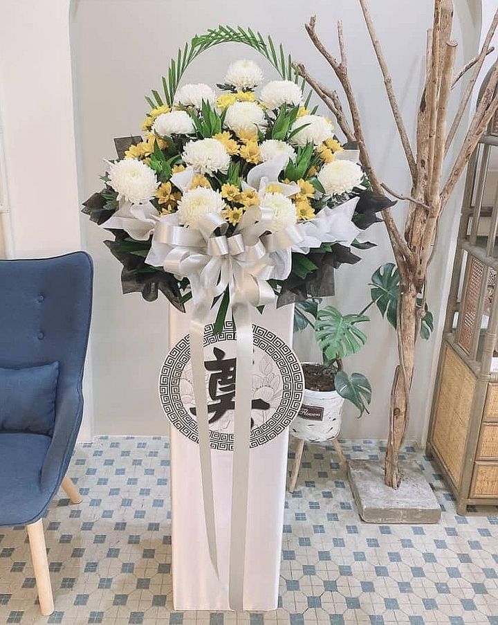 Condolences Flower Stand 71