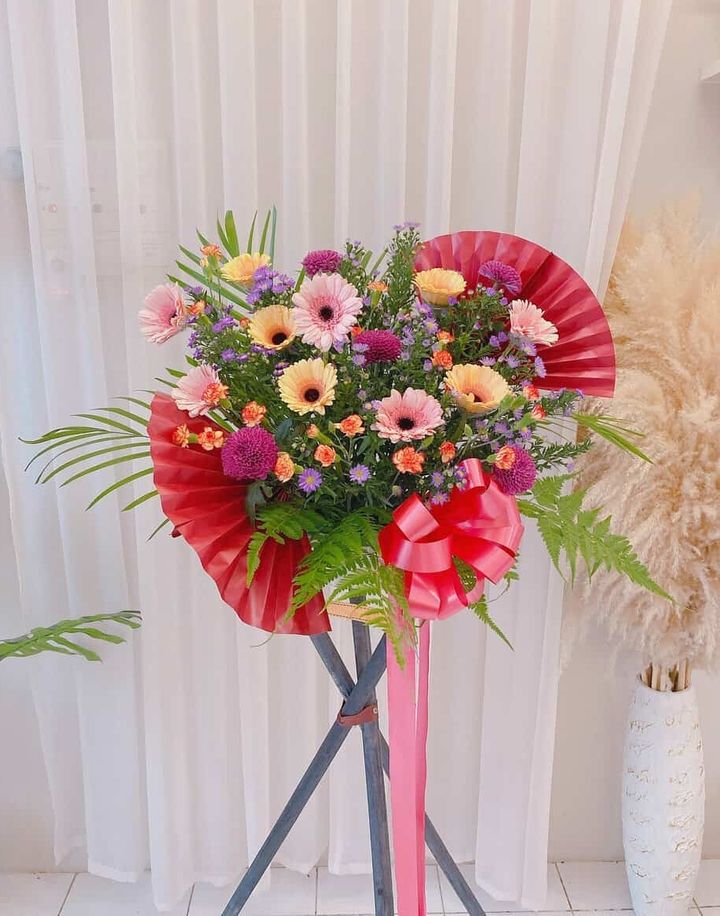 seven-florist-graceful-scaled-1_edit_12992312534474