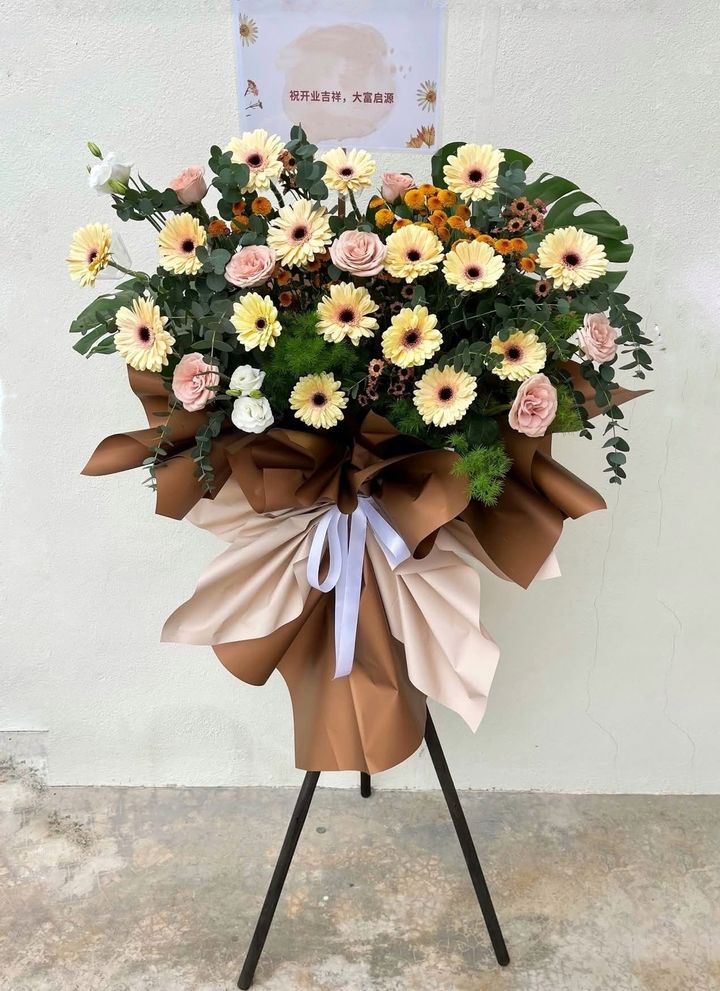 Opening Flower Stand 46