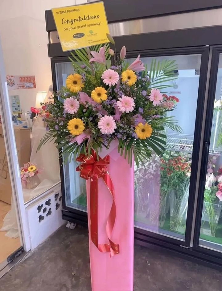 Opening Flower Stand 84