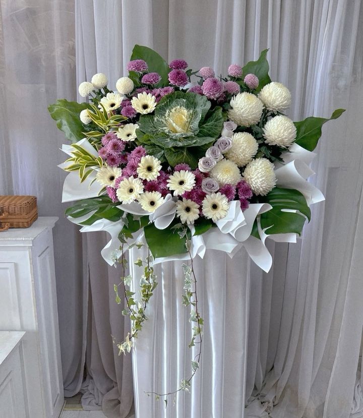Condolences Flower Stand 93_edit_3833869780142