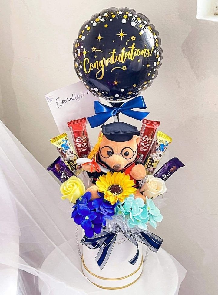 Graduation Box 27
