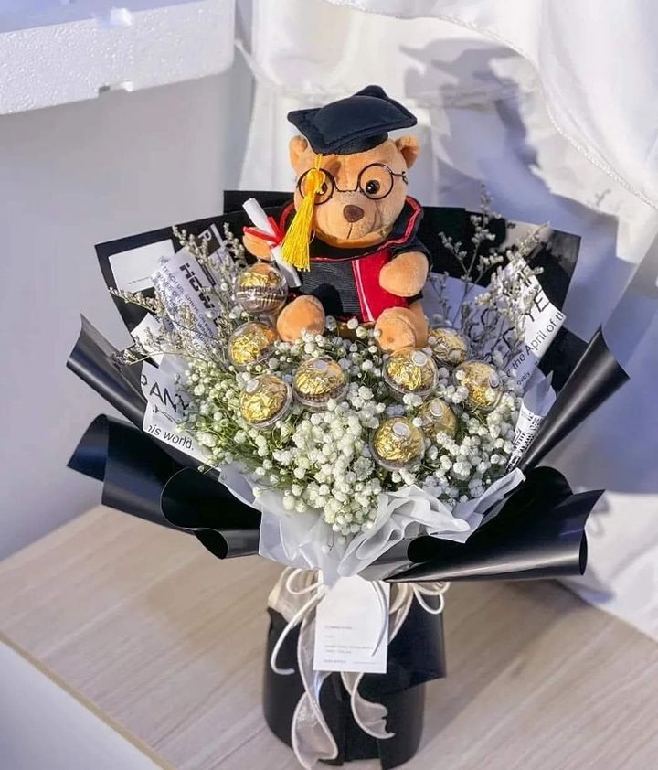 Ferrero Rocher Graduation Bouquet 02