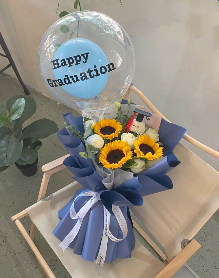 Graduation Bouquet 27