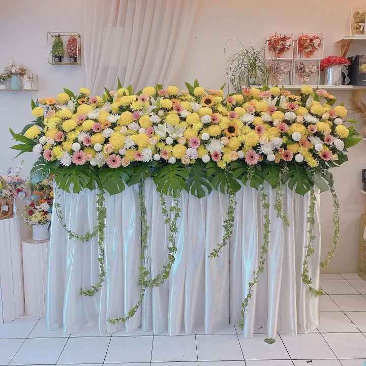 Premium Condolences Flower Stand 16