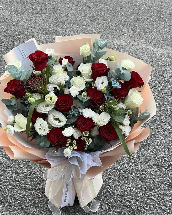 Roses Bouquet 70