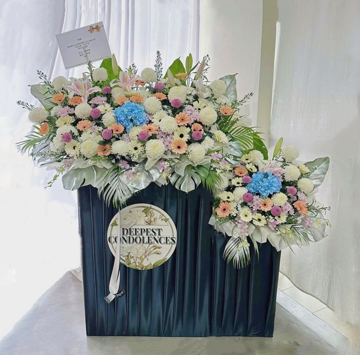 Premium Condolence Flower Stand 19