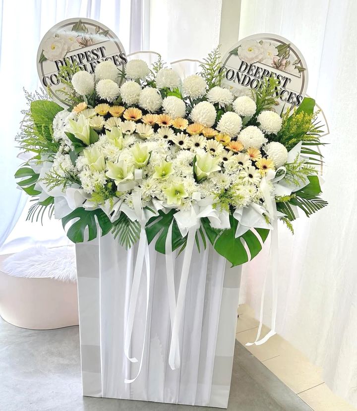 Premium Condolence Flower Stand 09