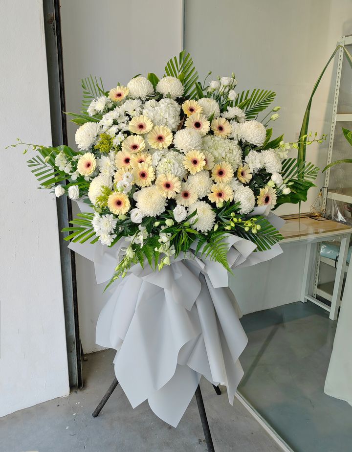 White Condolence Flower Stand
