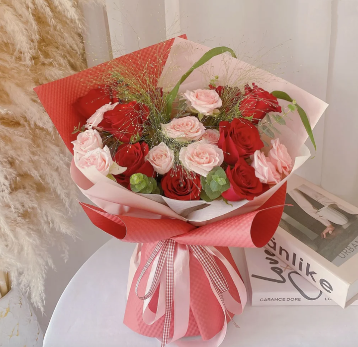 Vermilion Posy Bouquet 01