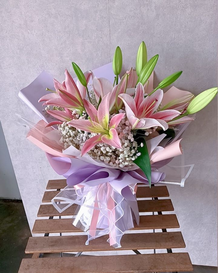 Pink Lilies Bouquet 20