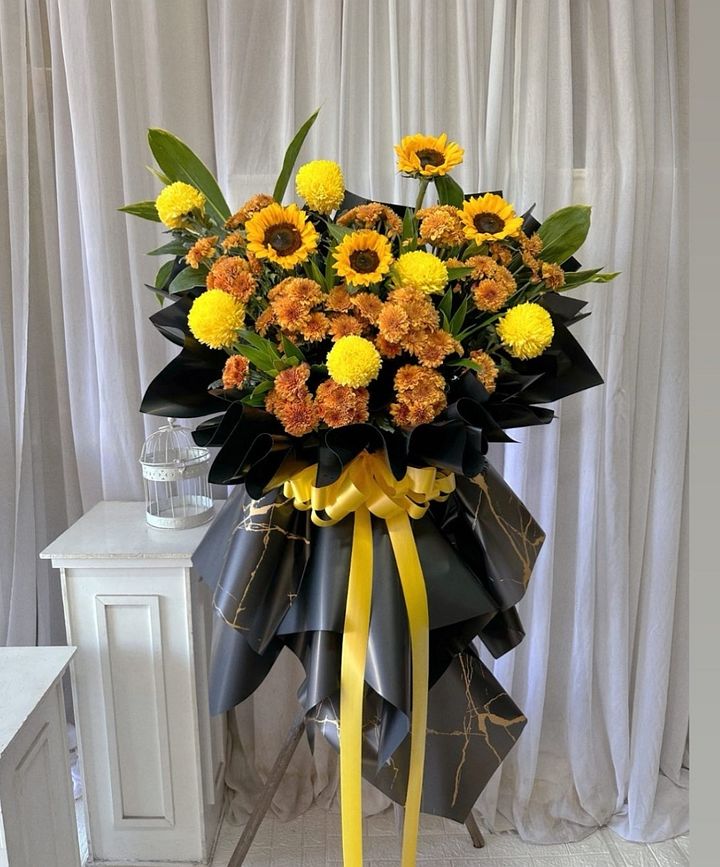 Condolences Flower Stand 76