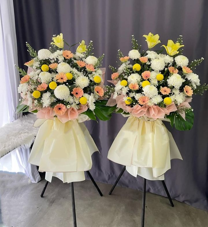 Condolence Flower Stand 72