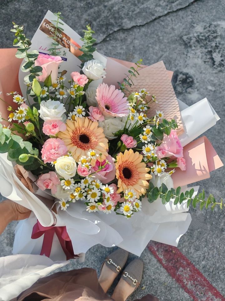 Precious Posy Pink Daisy Bouquet