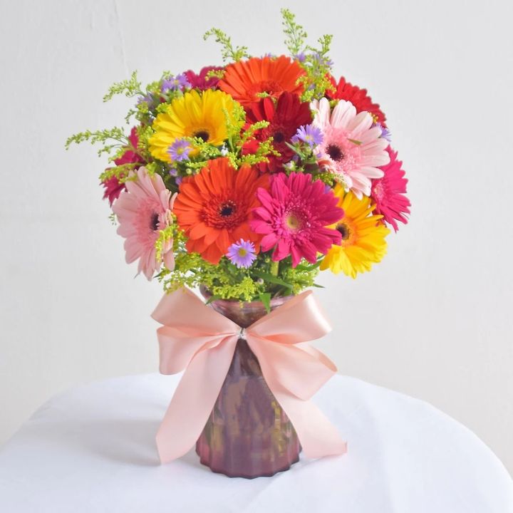 Daisy Vase Arrangement