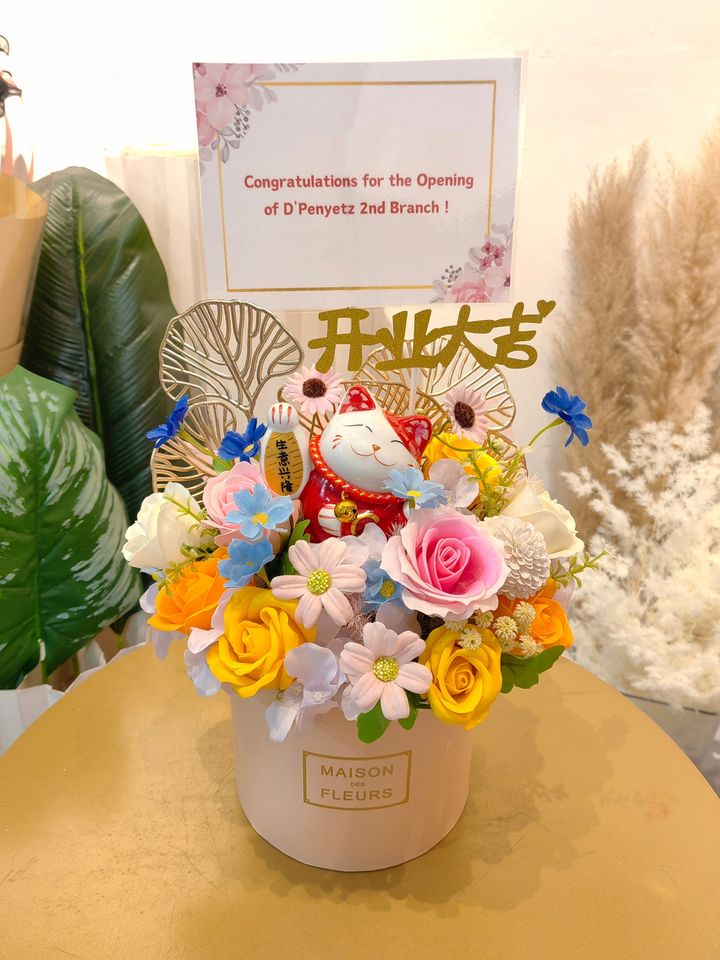 Opening Table Flower 05