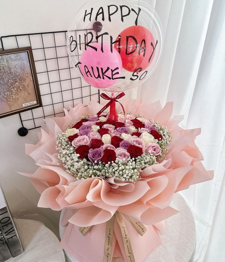 Blush Flower Bouquet (52 roses)