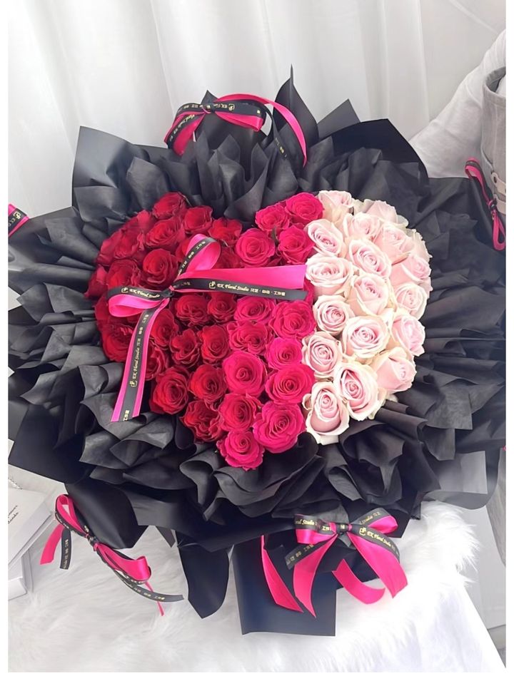 Three Colour Roses Bouquet (52 roses)