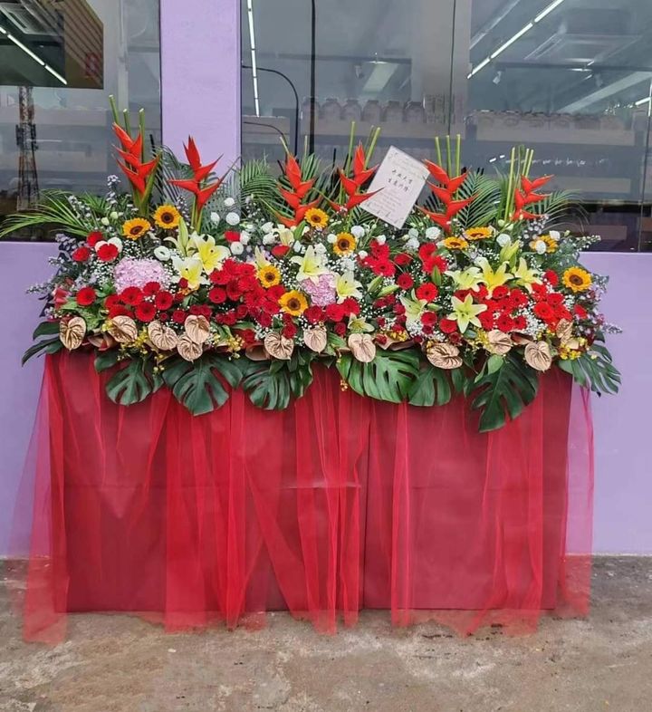 Grand Opening Flower Stand 03