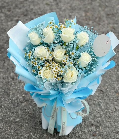 White Roses Bouquet 05