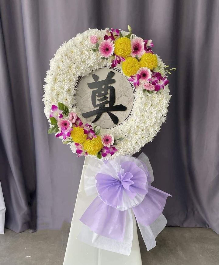 Round Funeral Wreath Stand