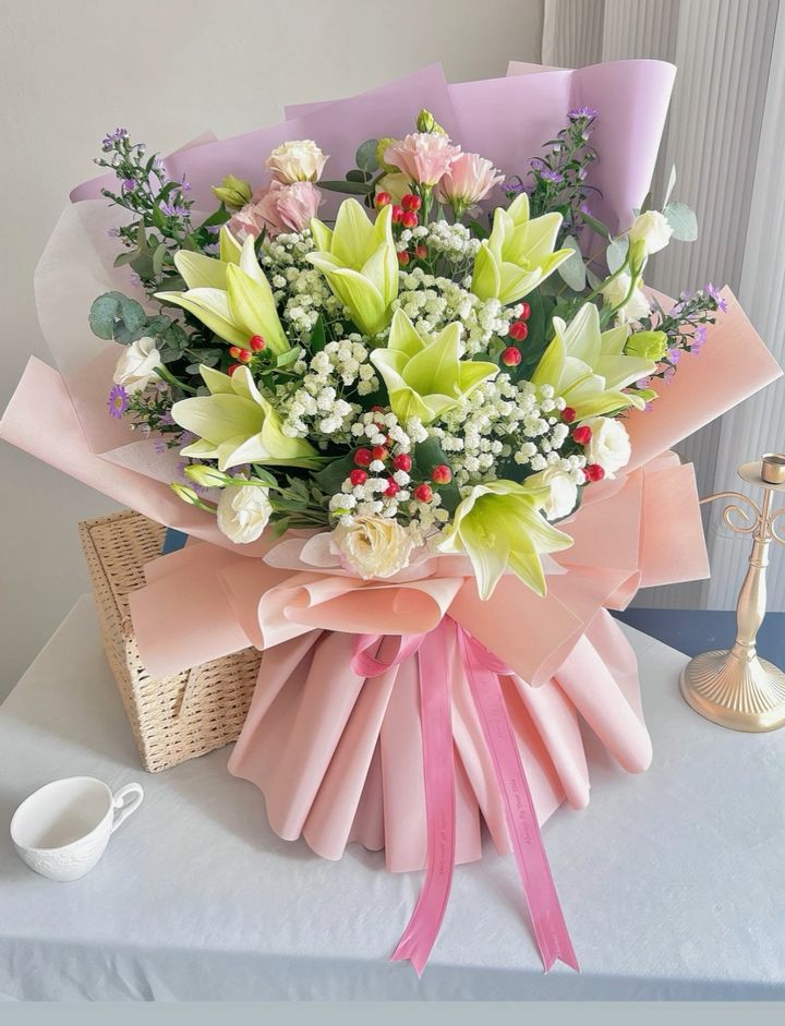 Lilies Bouquet 09
