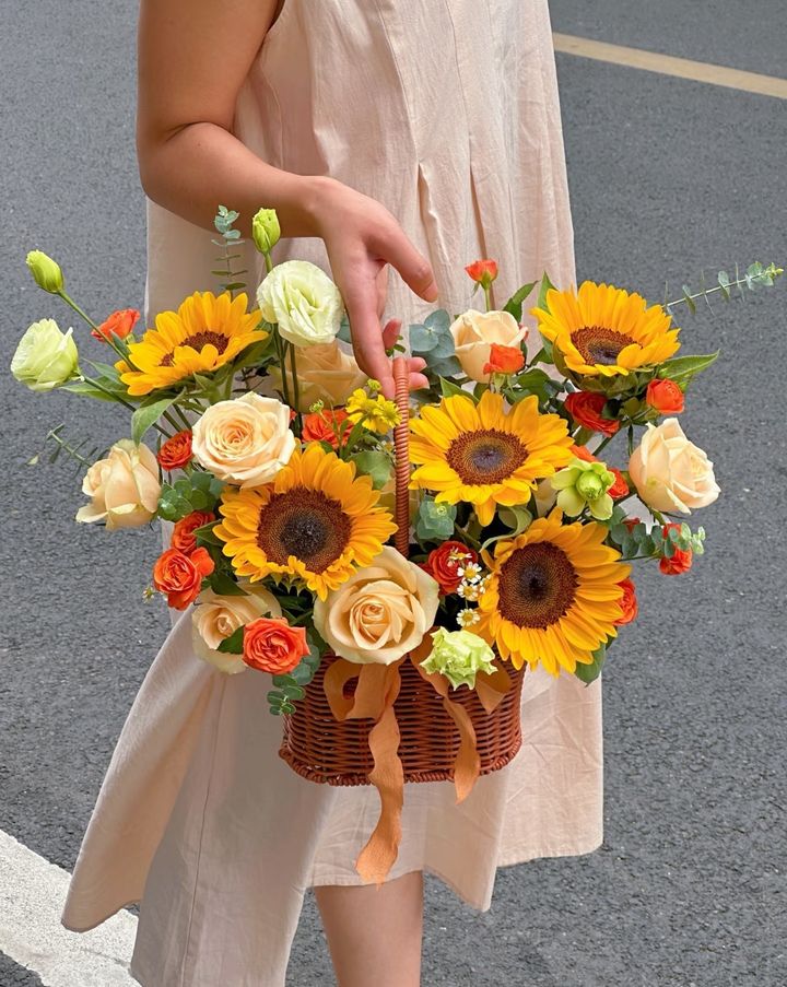 Sunflower Basket Arrangement 03