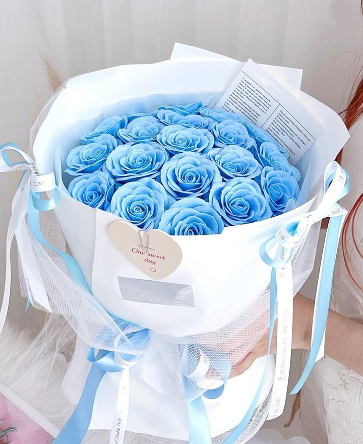 Eternal Love ( Blue Soap Flower 19 stalks )