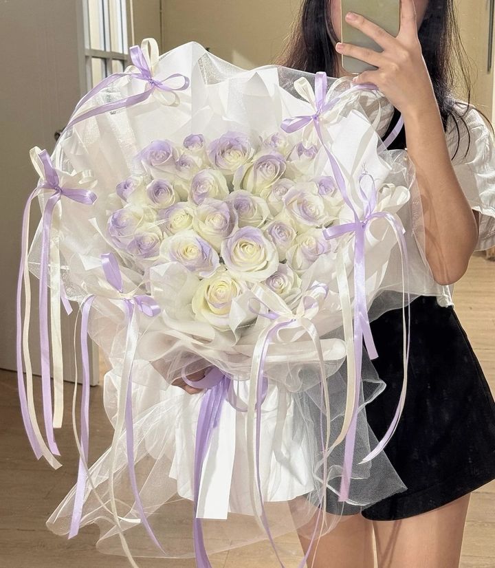 Dreamy Sprayed Purple Rose Bouquet
