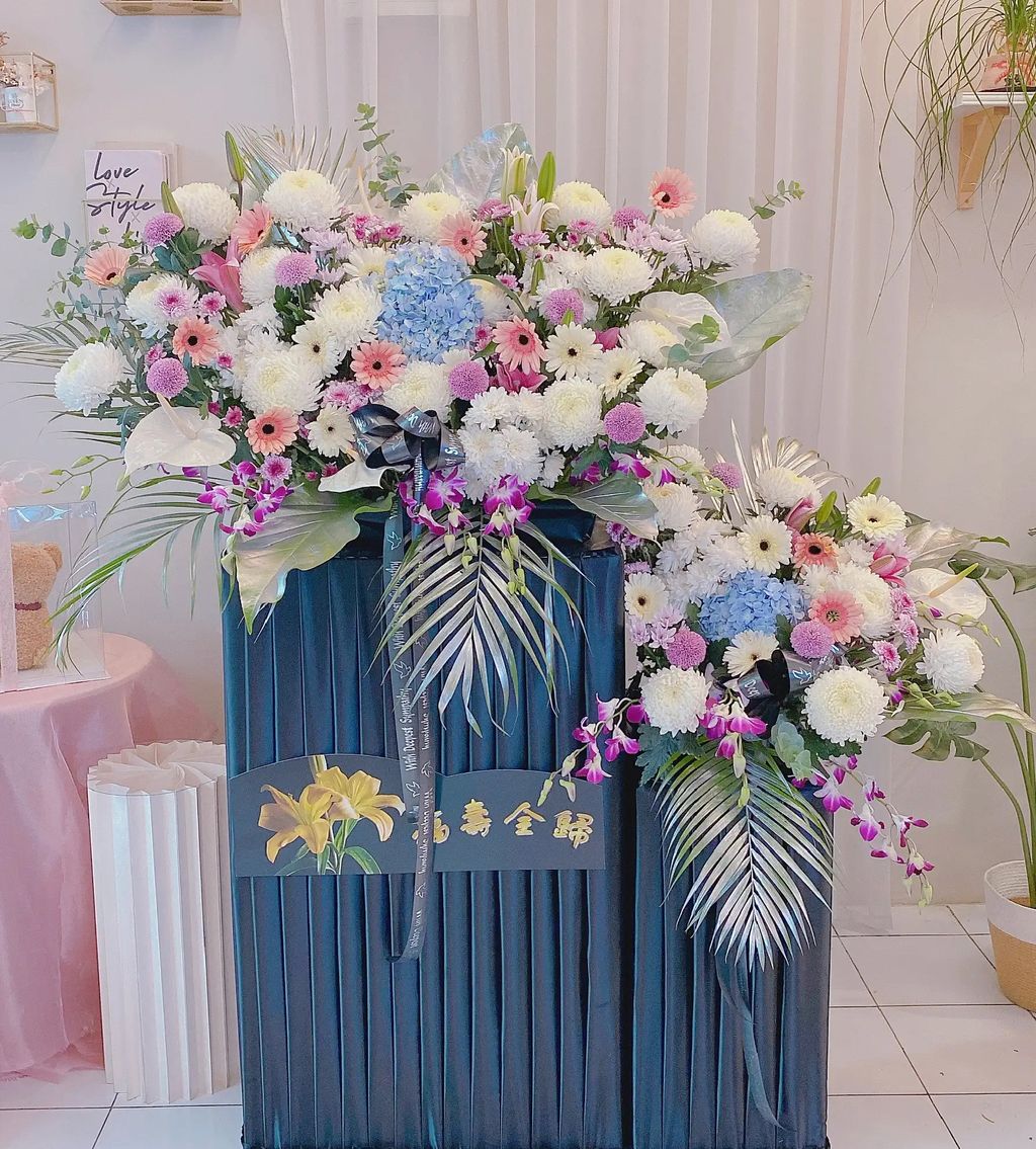 Premium Condolence Flower Stand 23